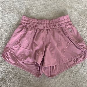 Lululemon tracker shorts